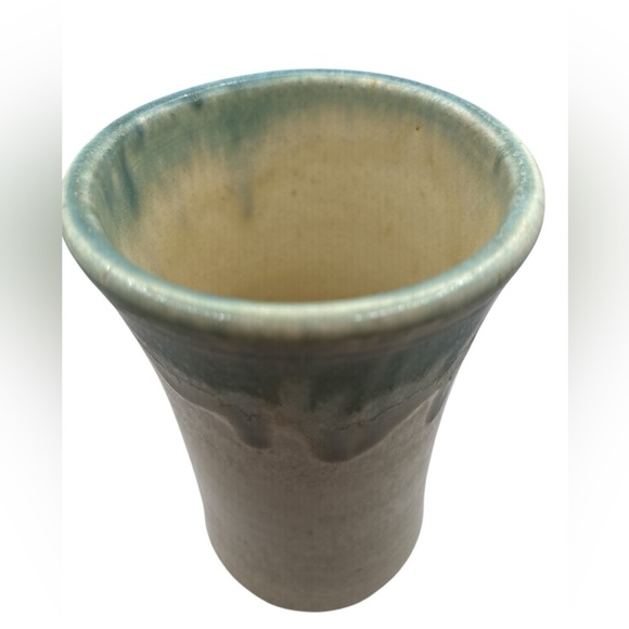 Jan Schachter organic ceramic pottery Vase w/blue&green earth drip Cream Glaze - Picture 3 of 6